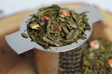 herbata zielona truskawki w śmietanie
